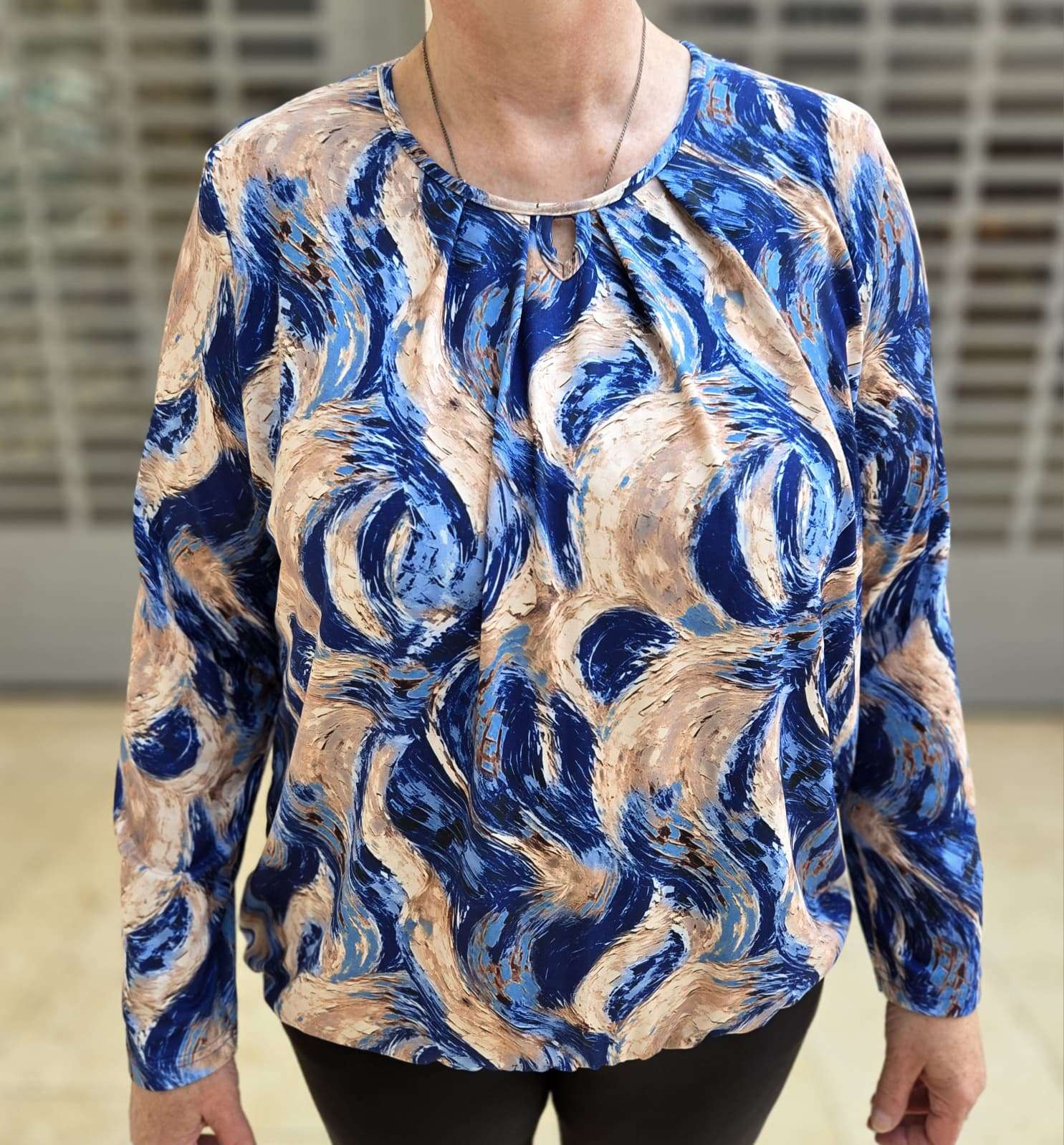 Comfortabele dames blouson 3/4e mouwen met elastische zoom: viscose met rek | maten S‑3XL, wasbaar op 40 °C. Bestel jouw Van Klasse favoriet vandaag.