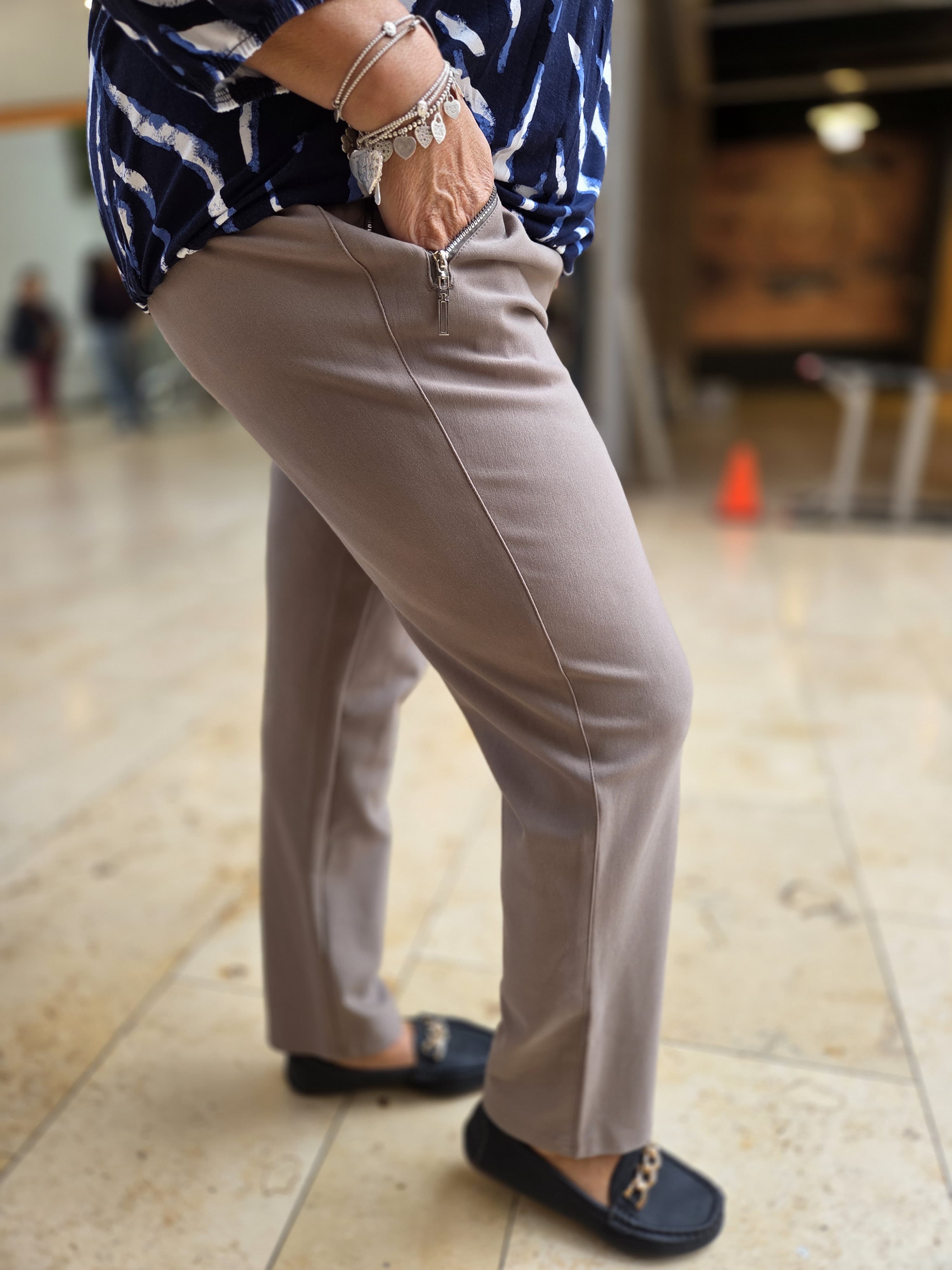 Alica Premium Winterpantalon beige met elastische band en ritszakken – Van Klasse Mode