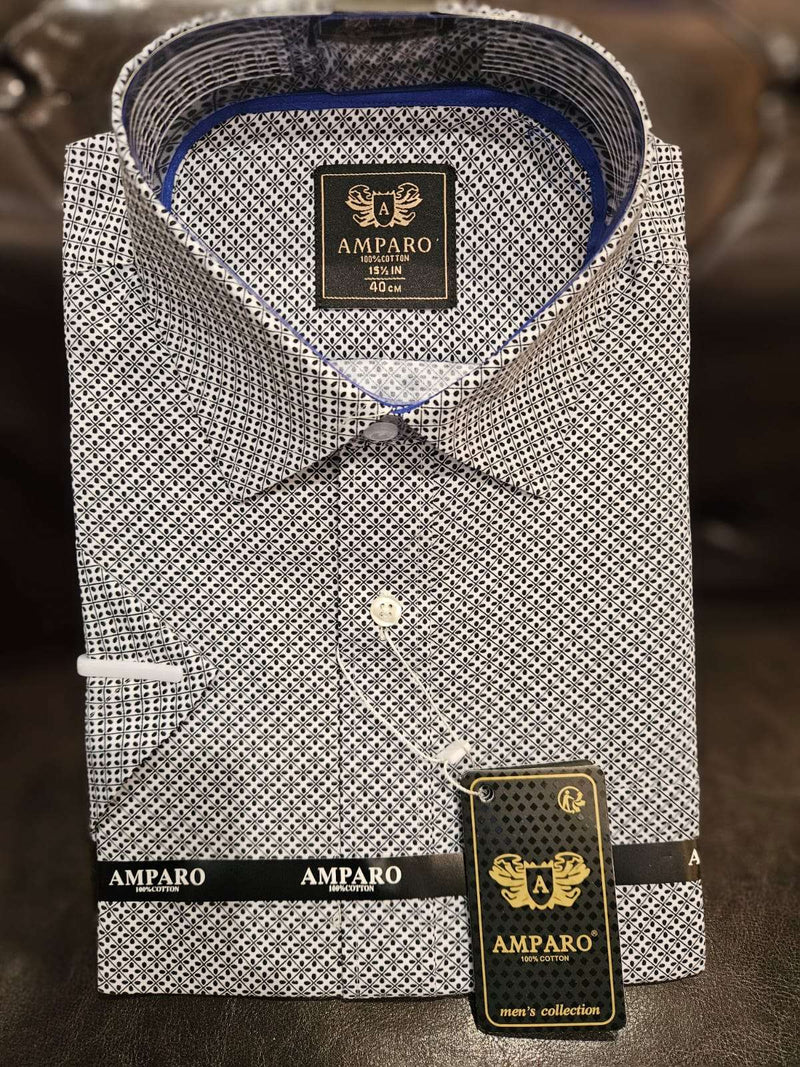 Het Amparo korte mouwen overhemd staat voor tijdloze klasse en gemak. Dankzij het strijkvrije katoen geniet je van ultiem comfort en onderhoudsgemak.