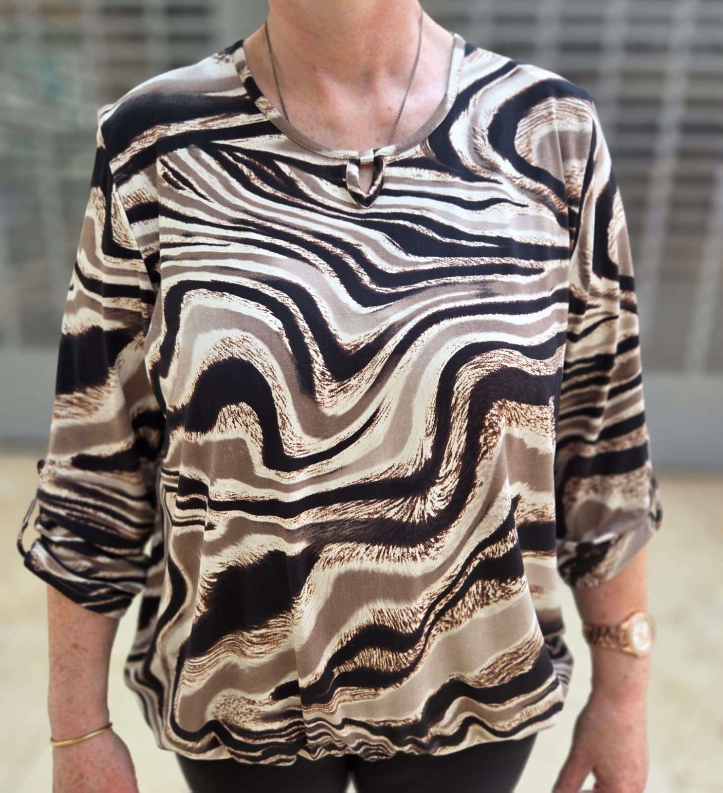 Comfortabele dames blouson 3/4e mouwen met elastische zoom: viscose met rek | maten S‑3XL, wasbaar op 40 °C. Bestel jouw Van Klasse favoriet vandaag.