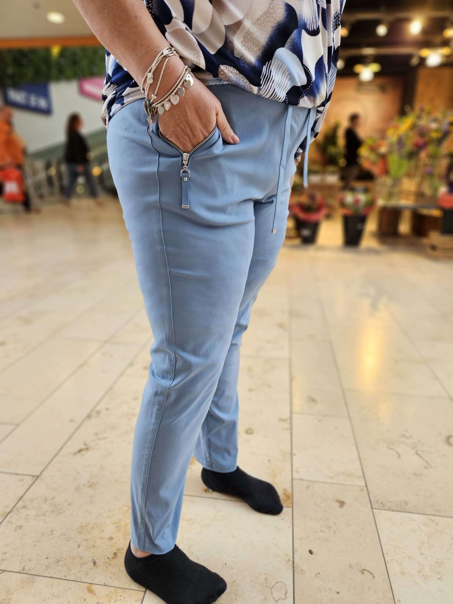 ALICA Pantalon stretch met aantrekkoord - Licht blauw