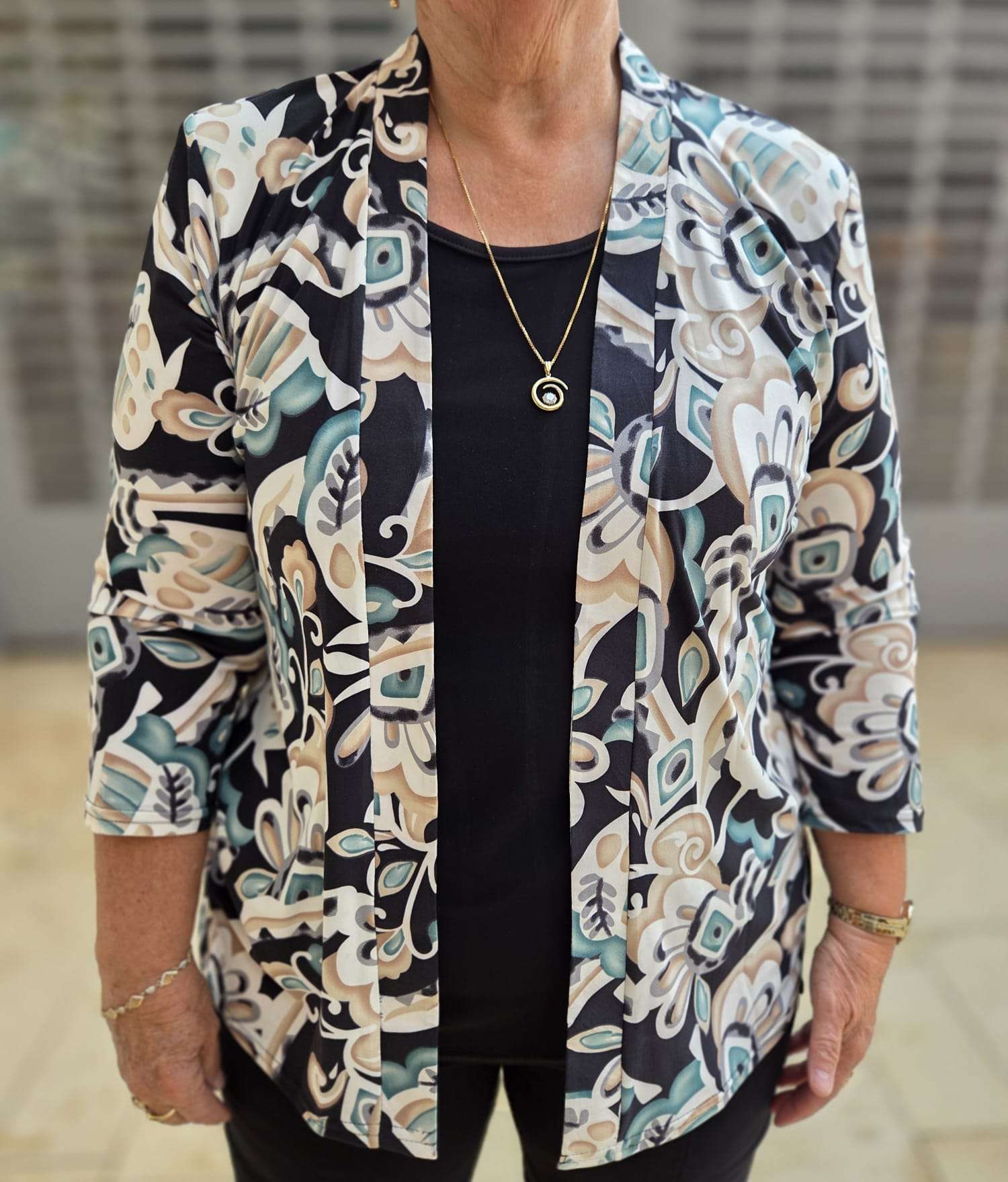 Bij van Klasse mode vind u de perfecte twinset die gemaakt is viscose | met rek | 2 in 1 zit aan elkaar vast | Bestel nu ontvang morgen !