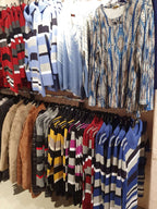 Trui met streep/knopen ''hemels blauw''