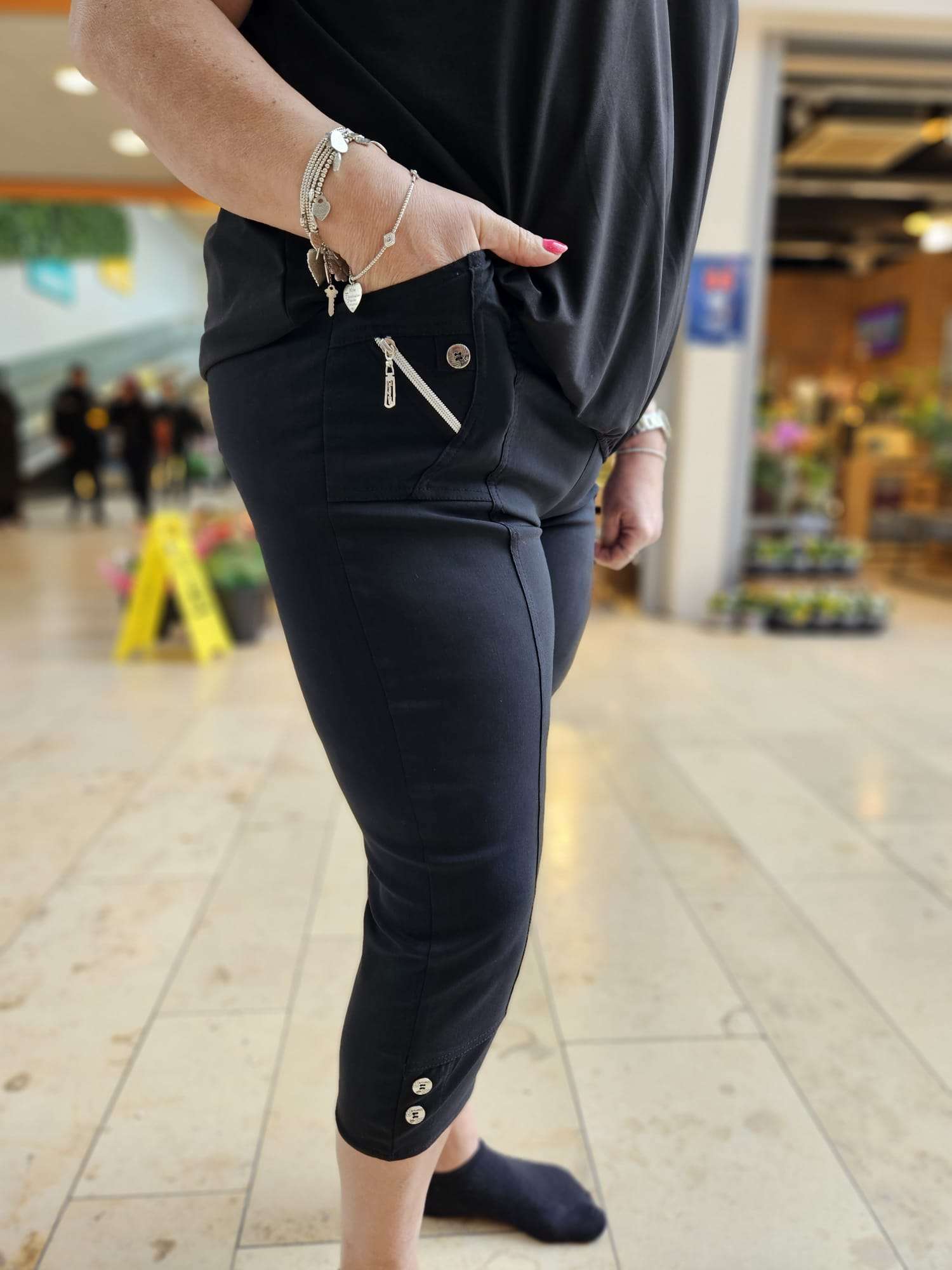 Ontdek de Cherry Berry Capri: ademend stretch katoen voor ultiem draagcomfort! | Combineer met alles en geniet van een perfecte pasvorm | Snel geleverd!