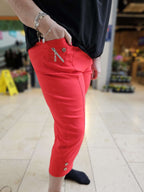 Ontdek de Cherry Berry Capri: ademend stretch katoen voor ultiem draagcomfort! | Combineer met alles en geniet van een perfecte pasvorm | Snel geleverd!