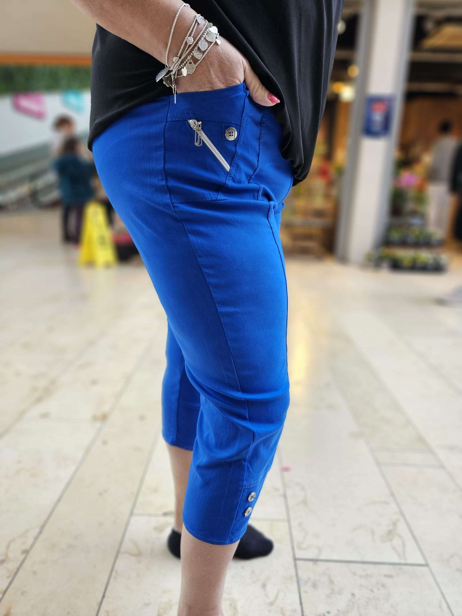 Ontdek de Cherry Berry Capri: ademend stretch katoen voor ultiem draagcomfort! | Combineer met alles en geniet van een perfecte pasvorm | Snel geleverd!