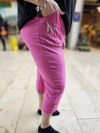 Ontdek de Cherry Berry Capri: ademend stretch katoen voor ultiem draagcomfort! | Combineer met alles en geniet van een perfecte pasvorm | Snel geleverd!